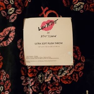 Betsey johnson blanket valentines theme.